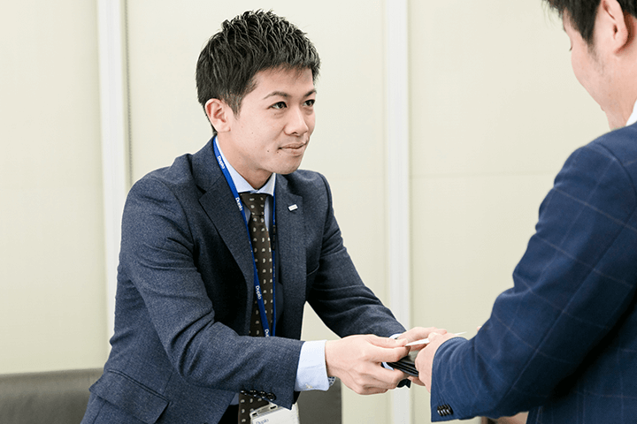 『お客様の業種等に合わせて、様々なご提案ができる。』 そんなデュプロの営業職に魅かれました。『お客様の業種等に合わせて、様々なご提案ができる。』 そんなデュプロの営業職に魅かれました。